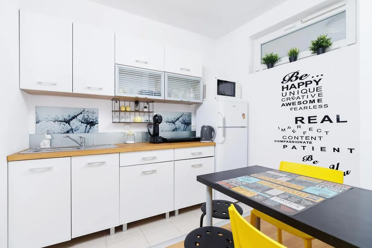 Studio Pradnik Bialy Krakow By Renters Apartment